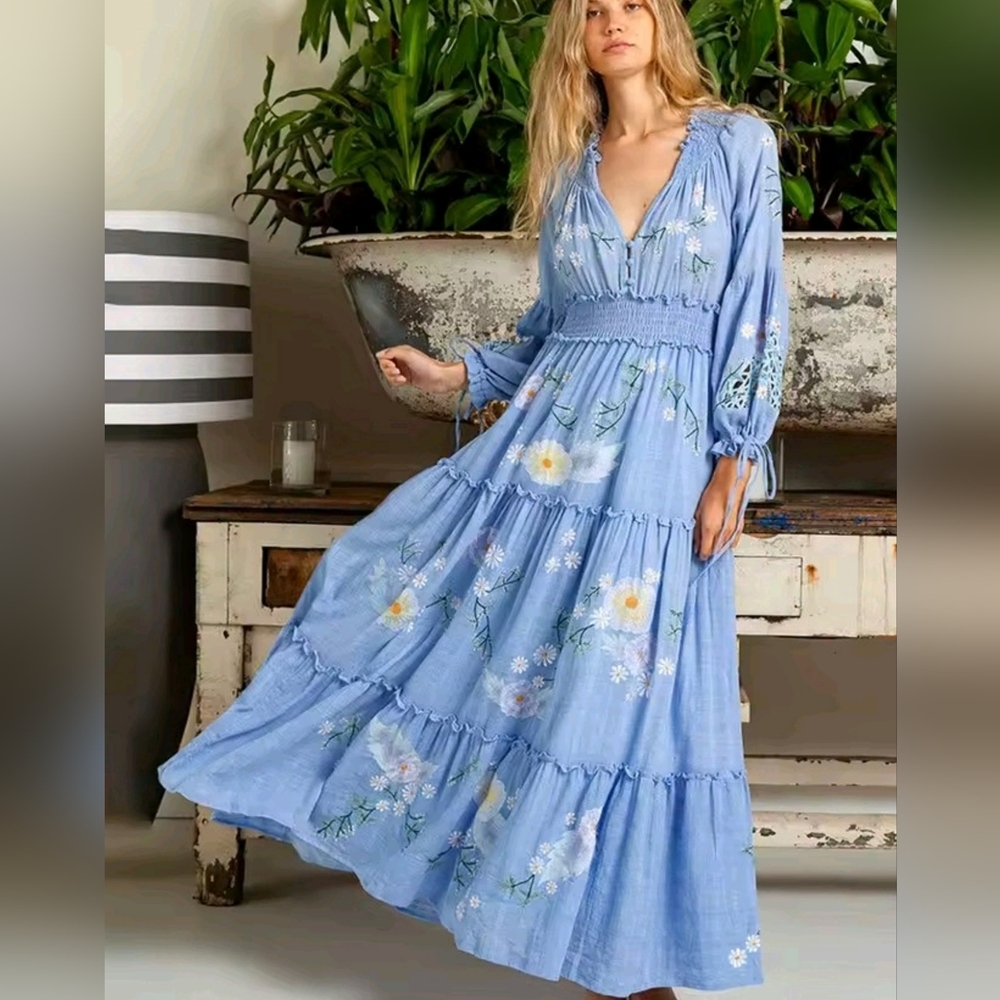 Chic Blue Floral Long Sleeve Dress - Picture 2 of 16